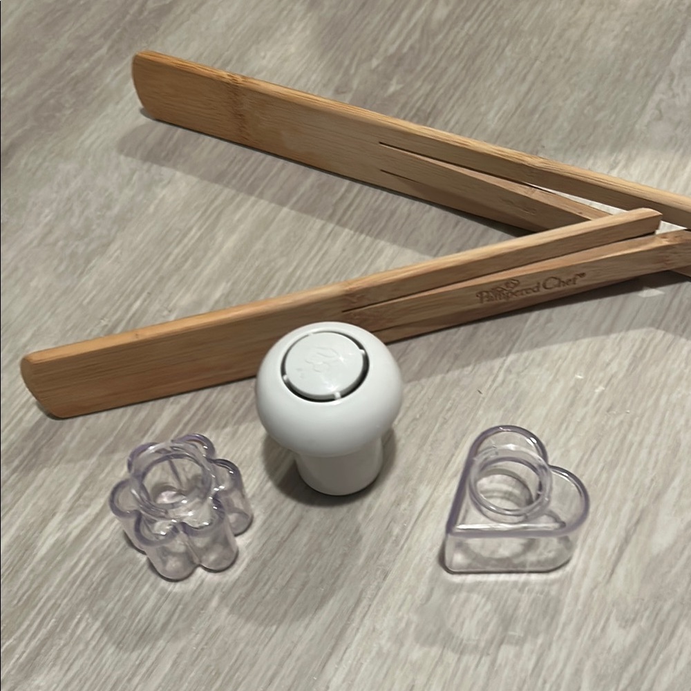 Pampered Chef Bamboo Tongs and Cookie/Bread Stamps